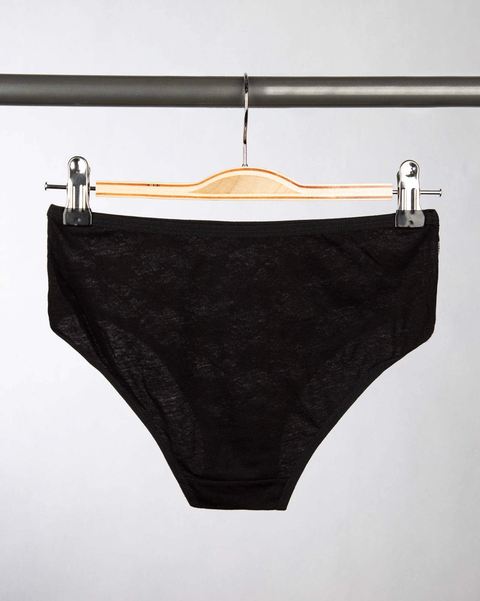 شورت نخی زنانه- مشکی- روبرو