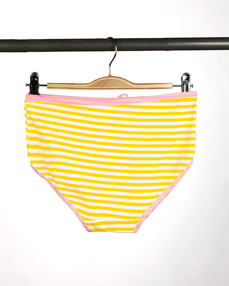 شورت زنانه W28-T7- زرد (2)