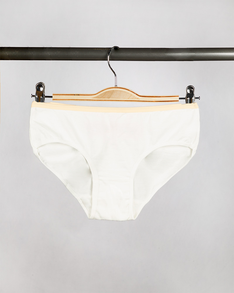 شورت زنانه W28-T4- سفید (1)