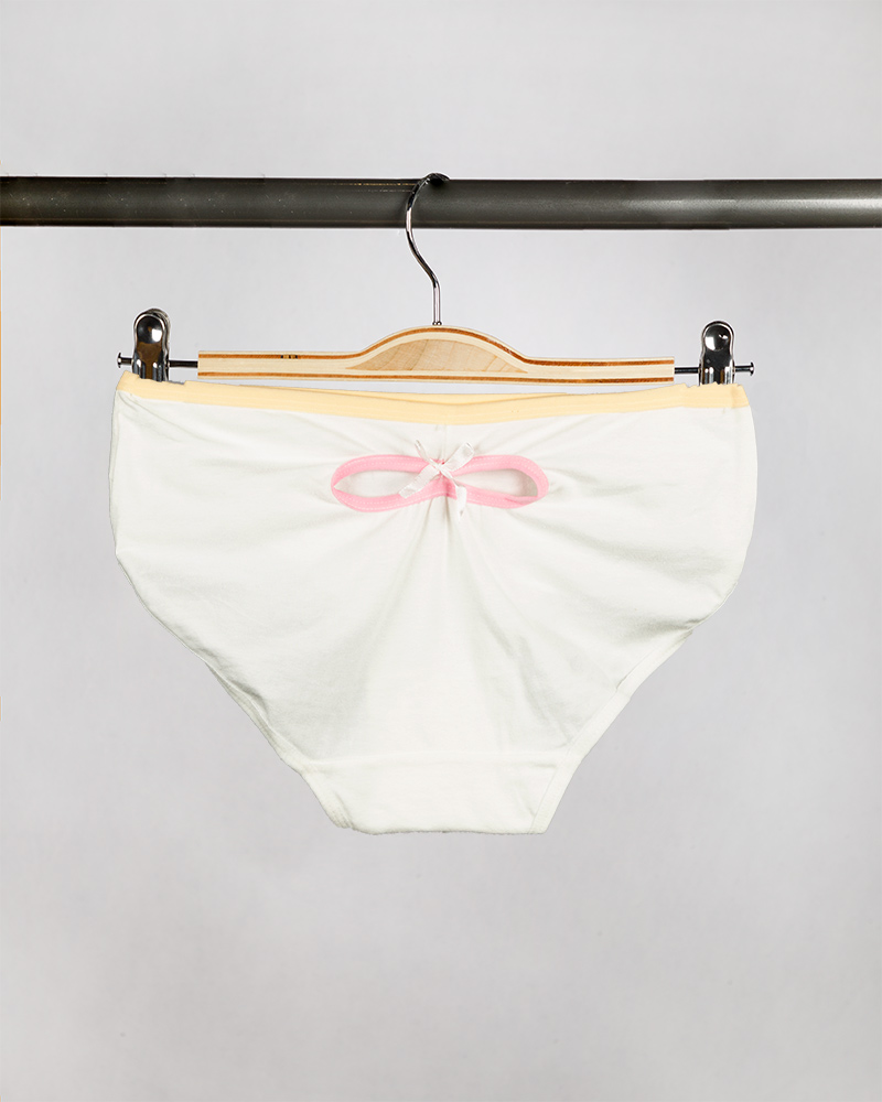 شورت زنانه W28-T4- سفید (2)