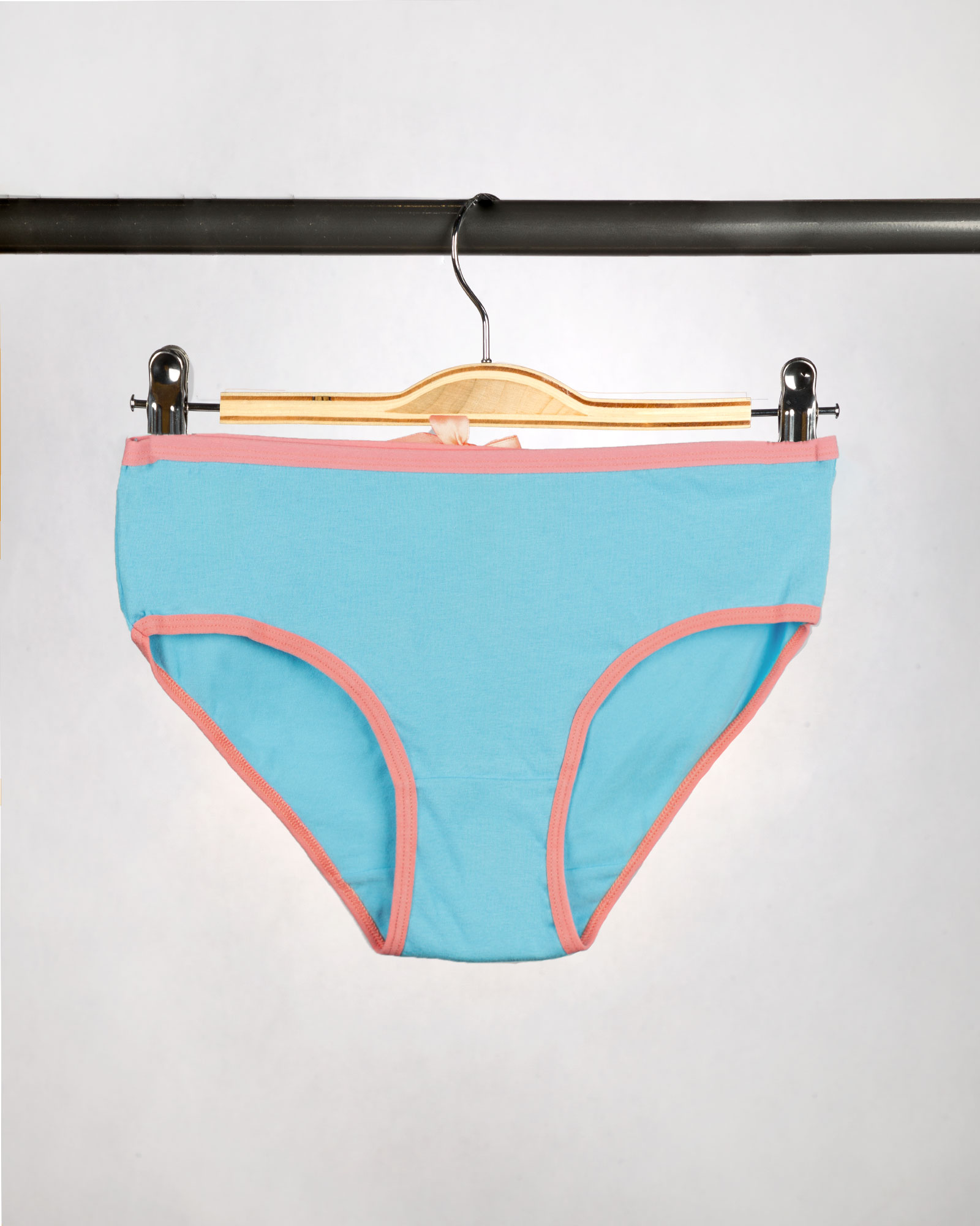 شورت زنانه W28-T5- آبی آسمانی (2)