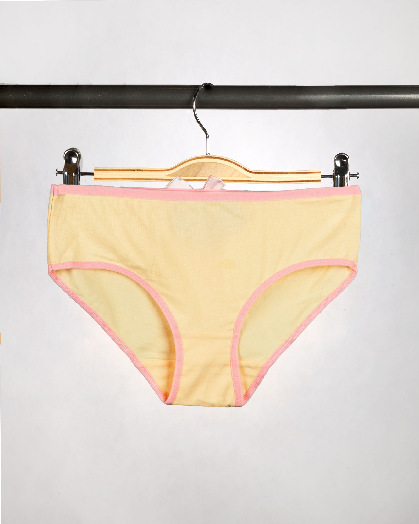 شورت زنانه W28-T5- لیمویی (1)