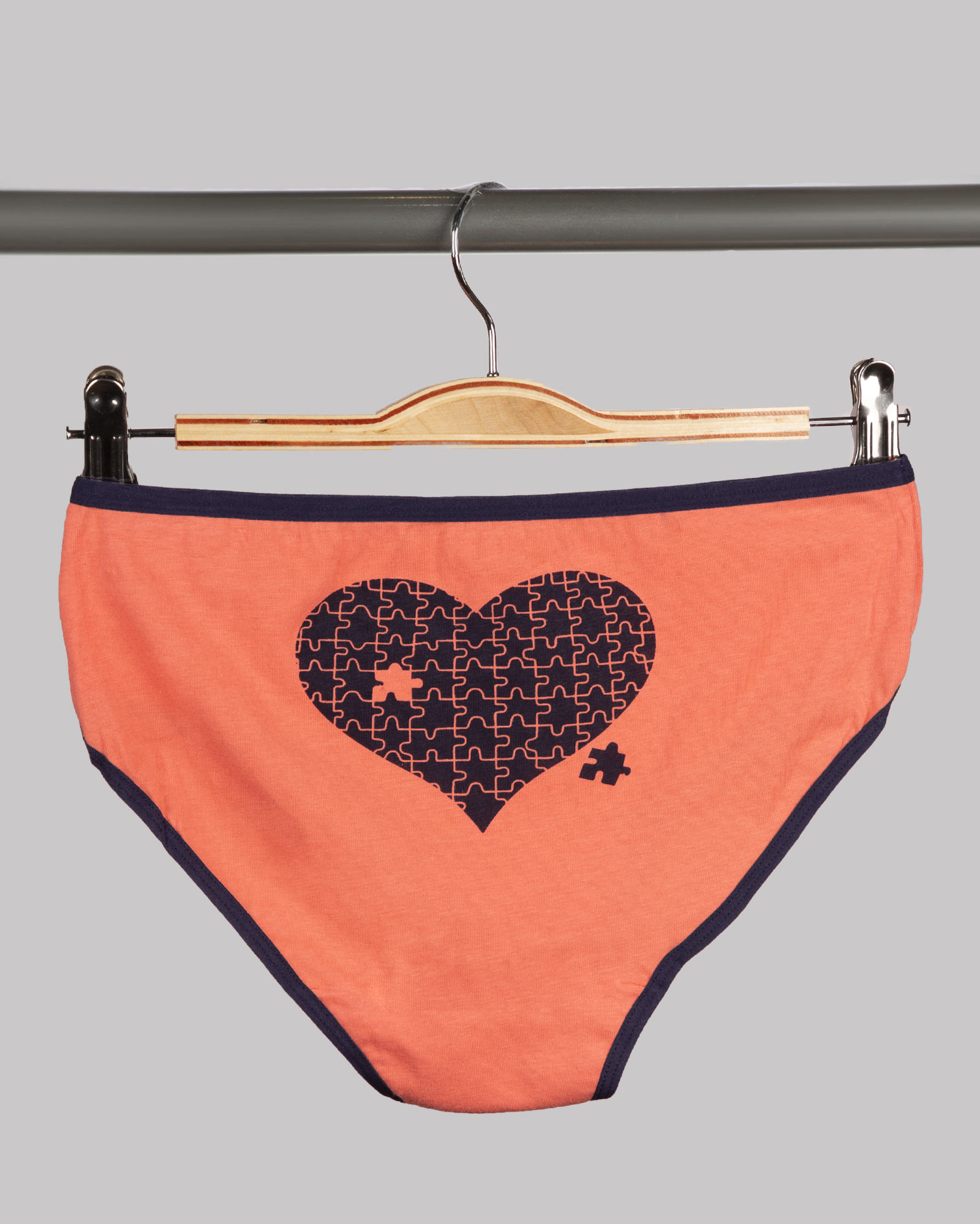 شورت زنانه W28-T2- گلبهی (1)