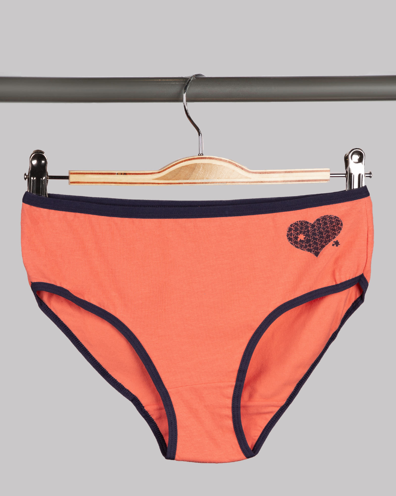 شورت زنانه W28-T2- گلبهی (2)