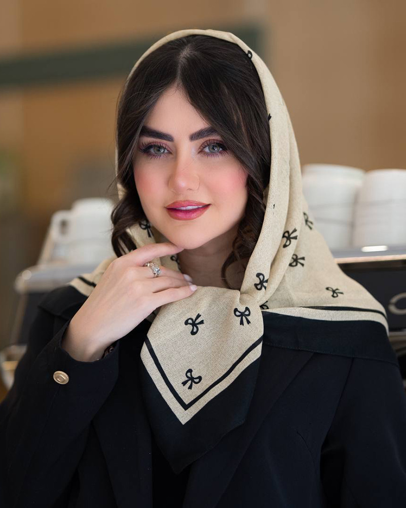 روسری نخی طرح پاپیون 7750 - مشکی